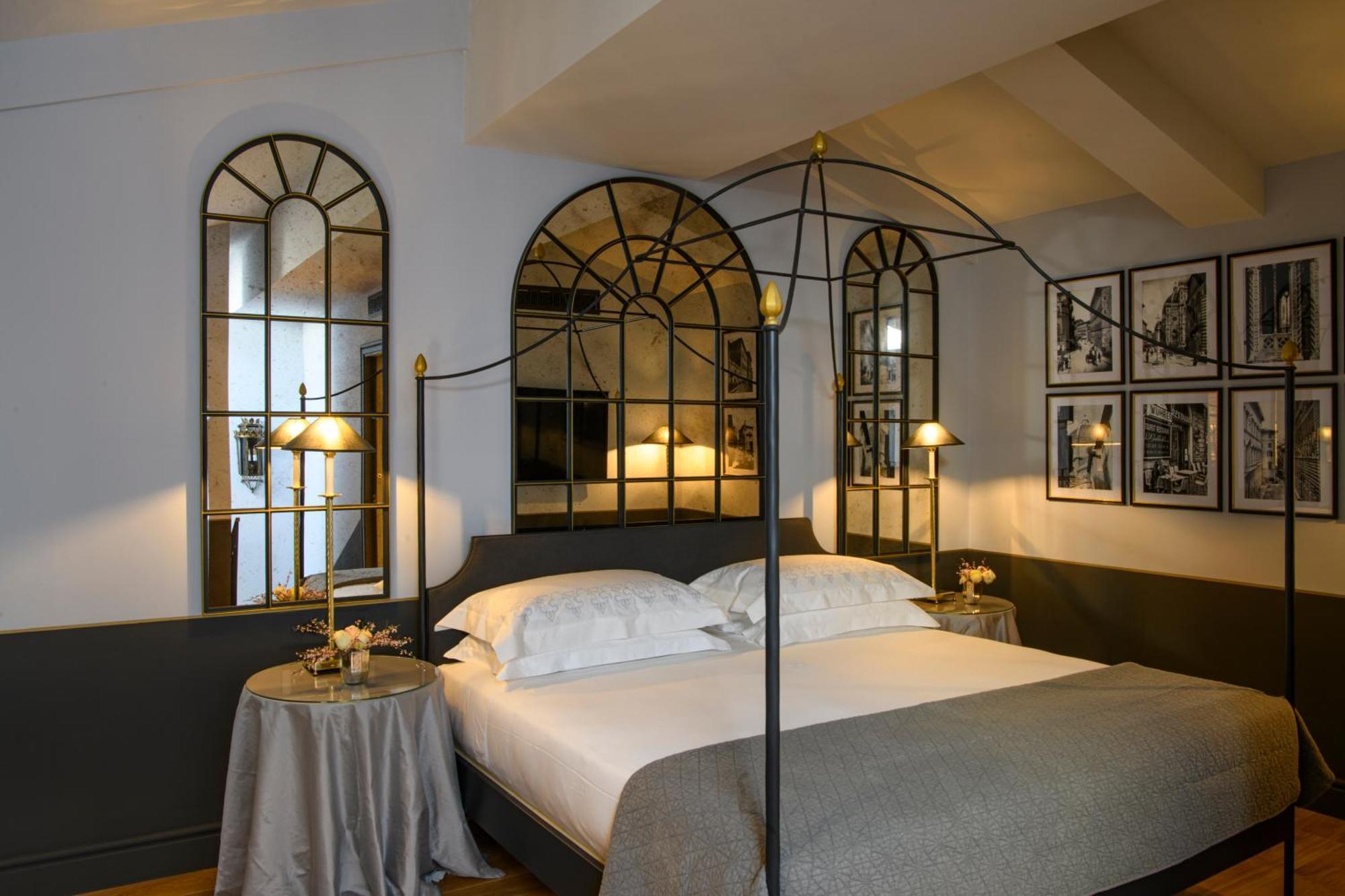 Helvetia&Bristol Firenze - Starhotels Collezione Екстер'єр фото A room at the Hotel de Crillon