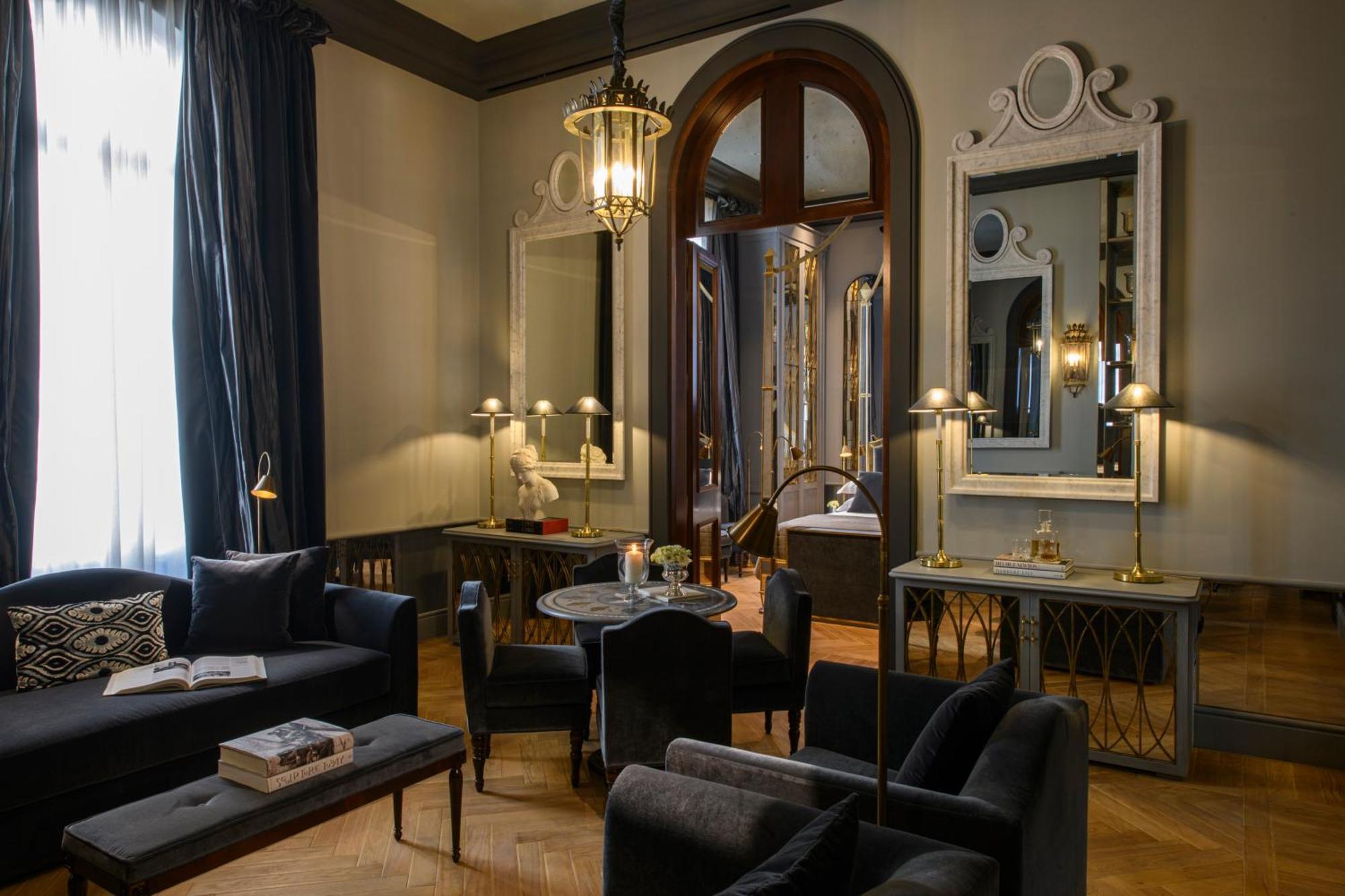 Helvetia&Bristol Firenze - Starhotels Collezione Екстер'єр фото A suite at the Hotel de Crillon