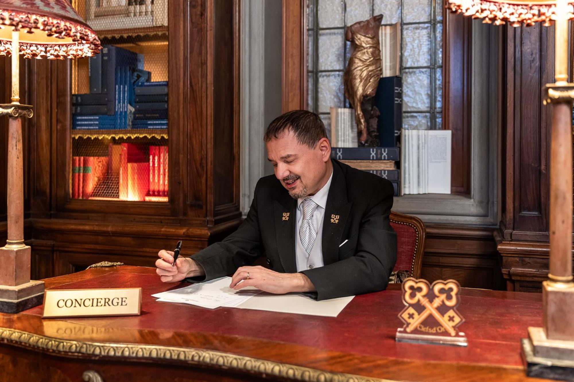 Helvetia&Bristol Firenze - Starhotels Collezione Екстер'єр фото Mayor of Prague Zdeněk Hřib